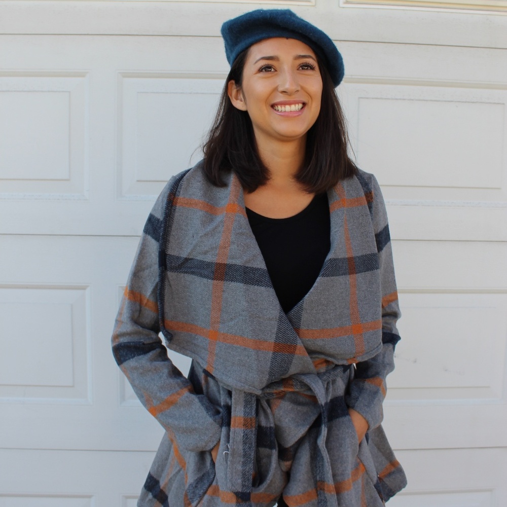 🆕//Fall Favorite Collection// Plaid Charcoal Coat - Picture 6 of 8